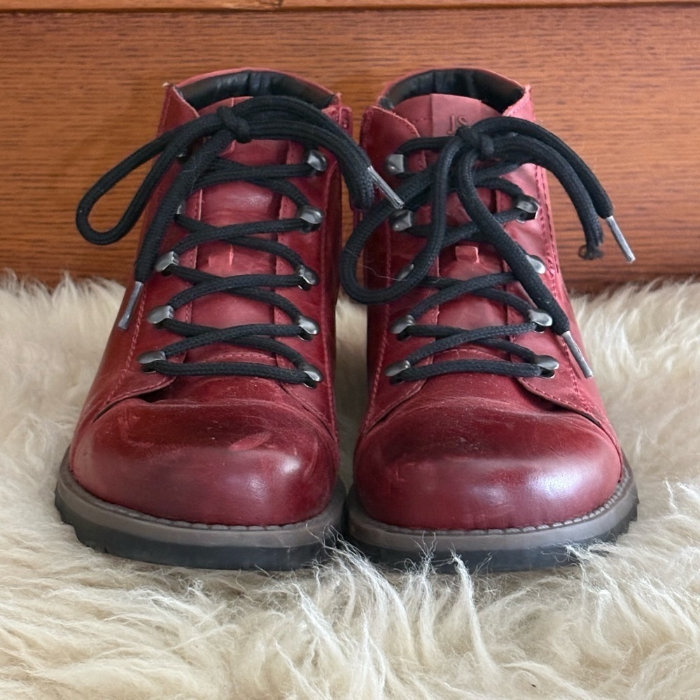 Josef Seibel Red Leather ‘Lina 09 Military Style’ Side Zip Black Laces Boots